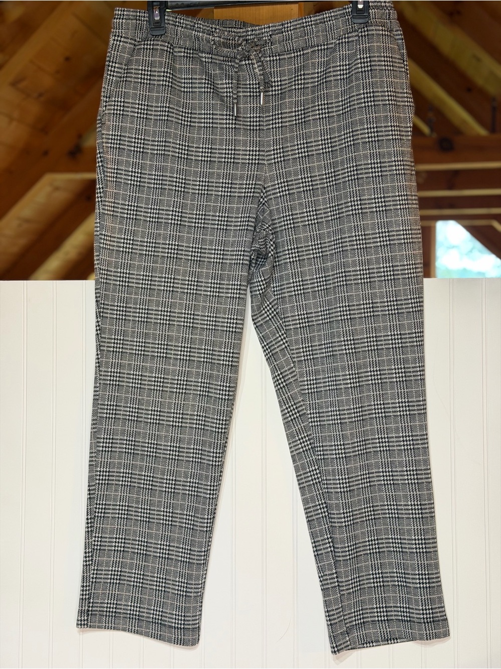 Gray Plaid Women’s Drawstring Pants
